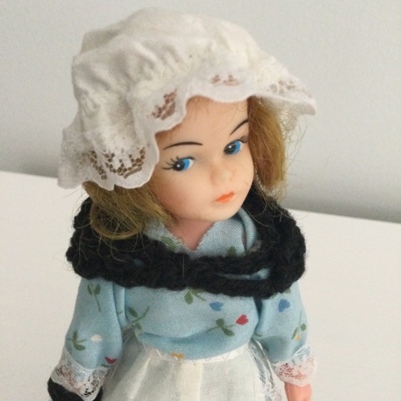 Vintage International Doll - Australia - Picture 6 of 6